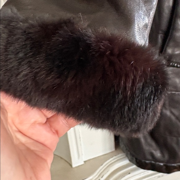 #150 leather and fur puffer coat - Picture 4 of 13